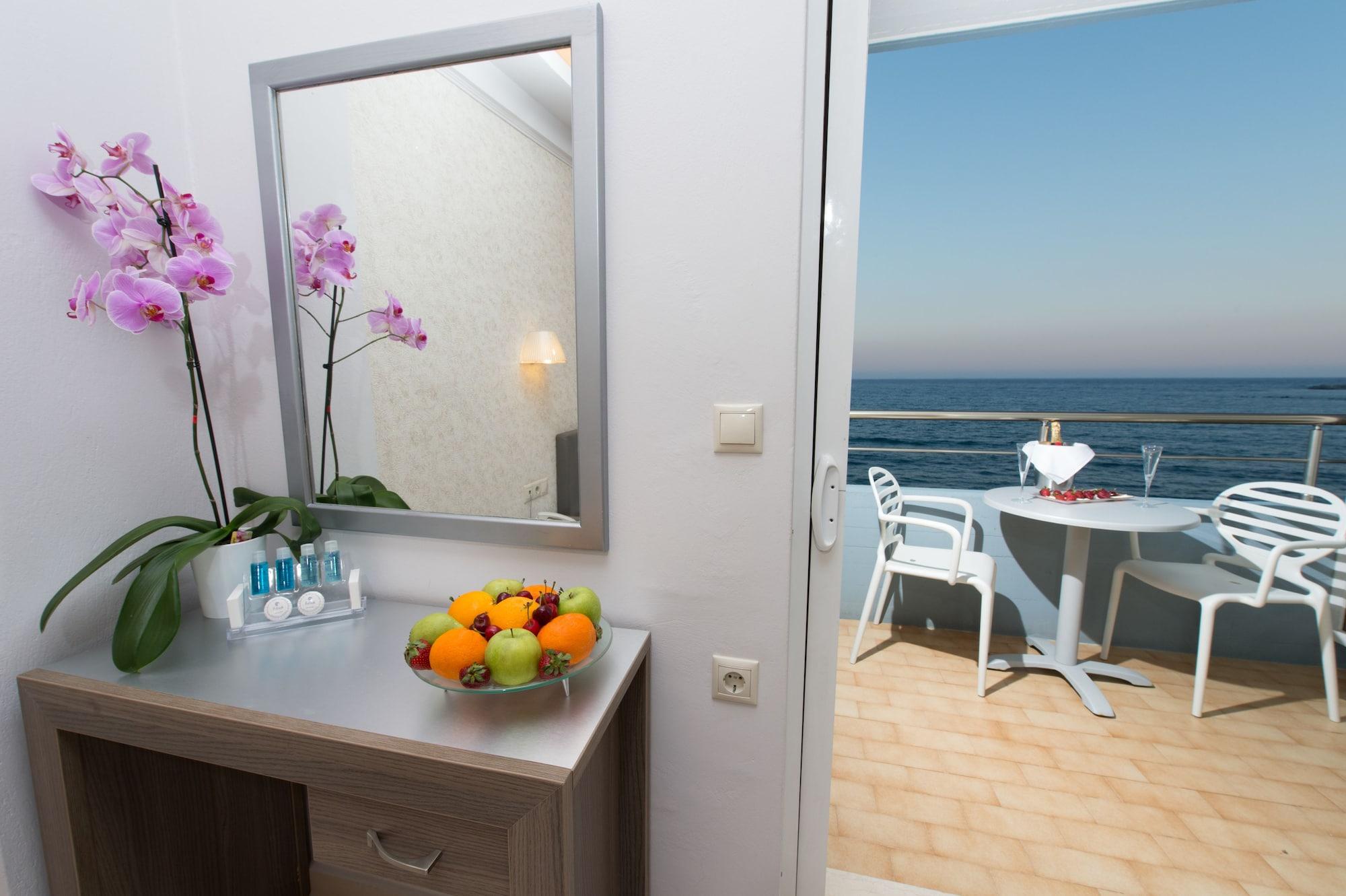 Astron Hotel Ierapetra  Bagian luar foto