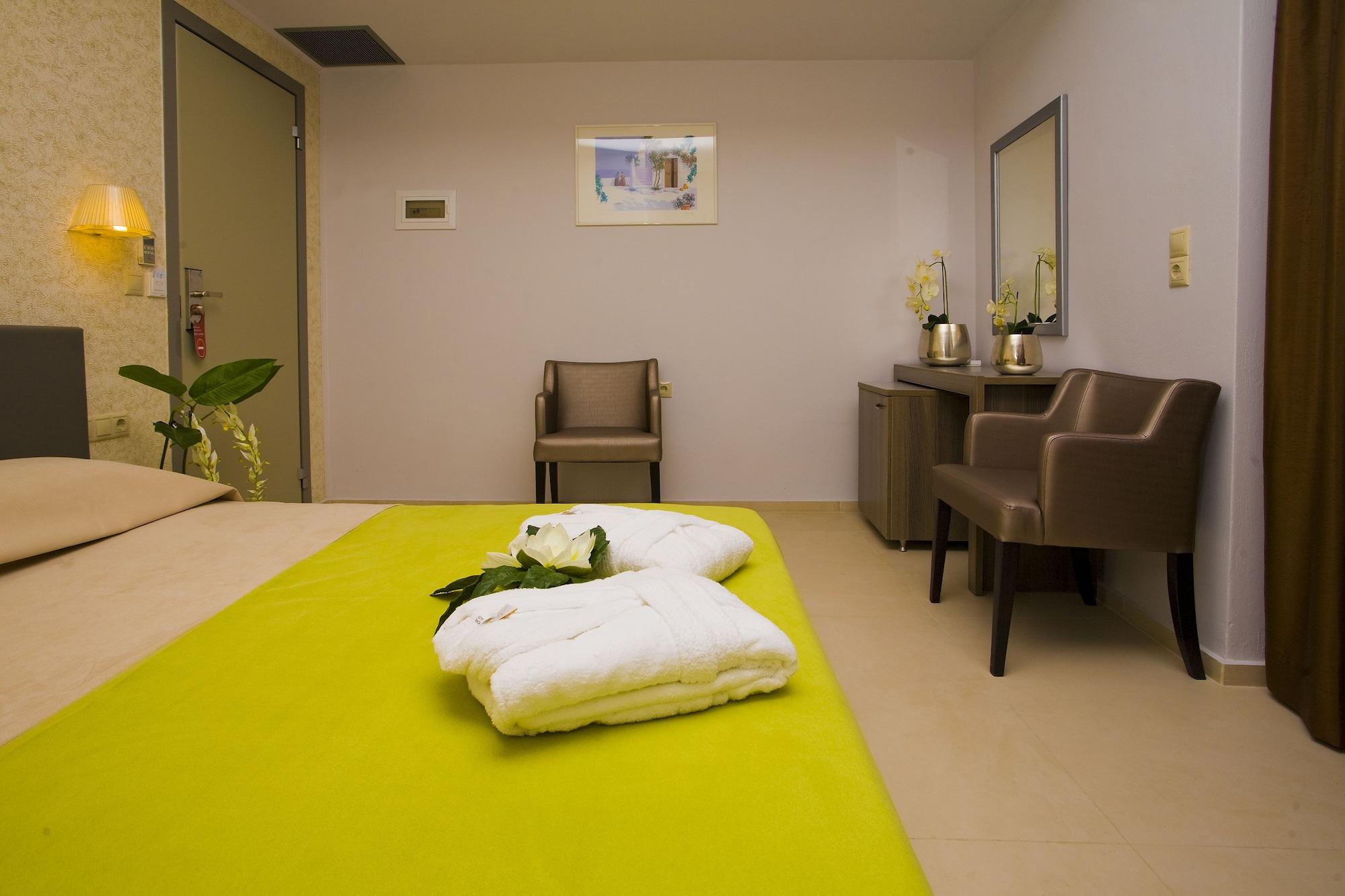 Astron Hotel Ierapetra  Bagian luar foto