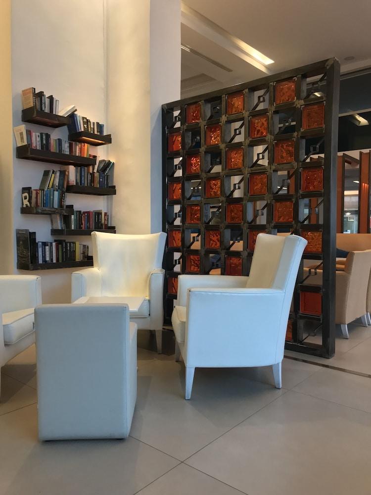 Astron Hotel Ierapetra  Bagian luar foto
