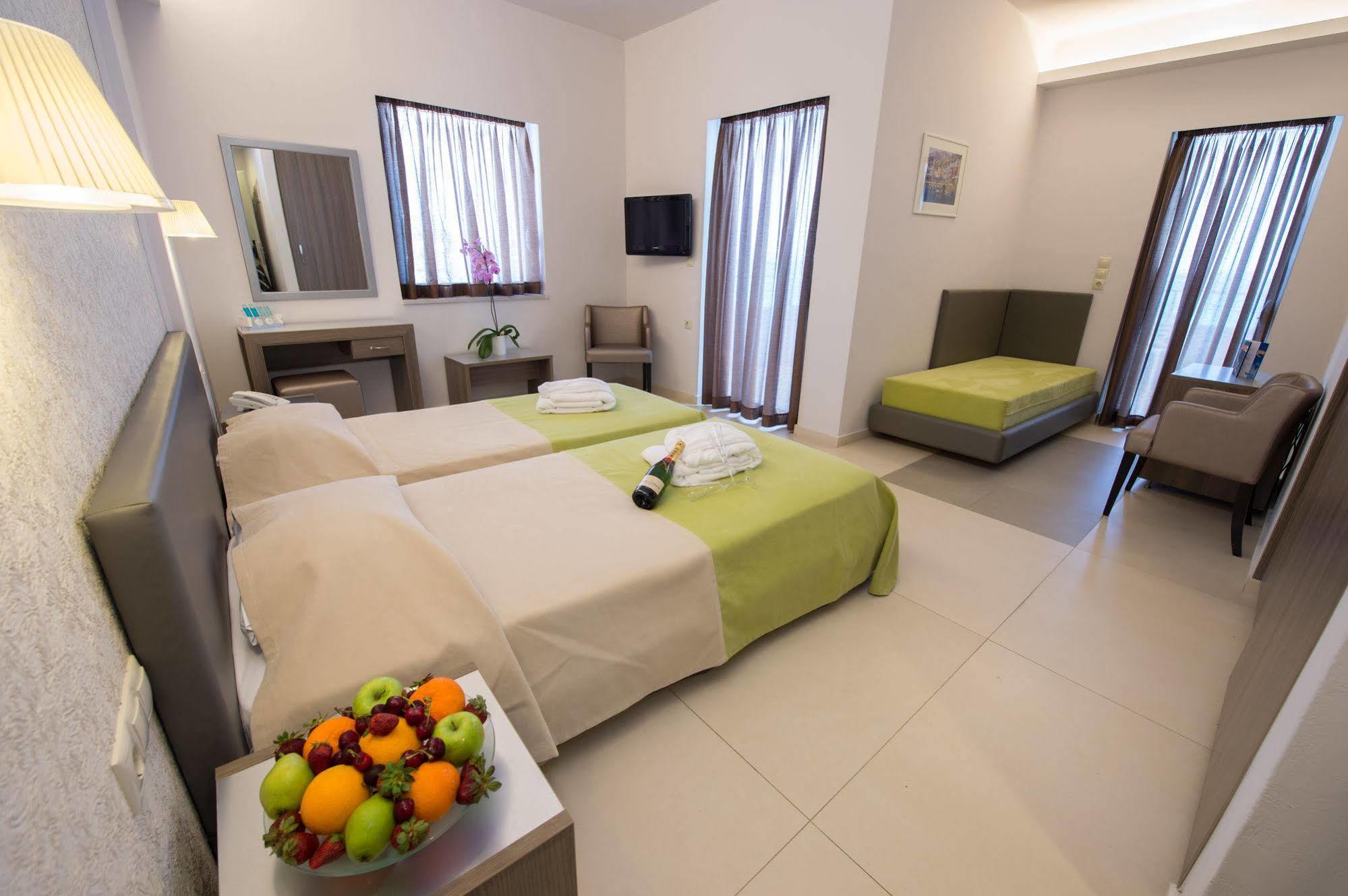 Astron Hotel Ierapetra  Bagian luar foto