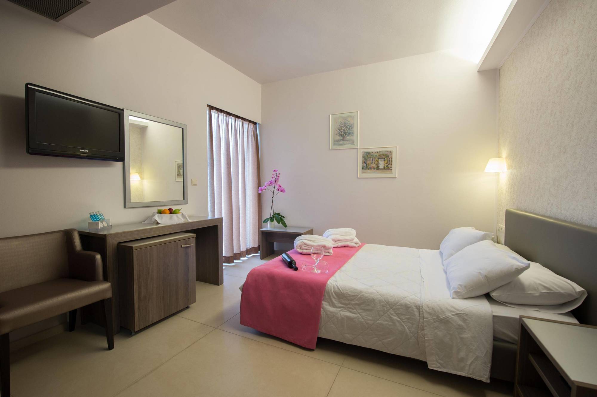 Astron Hotel Ierapetra  Bagian luar foto