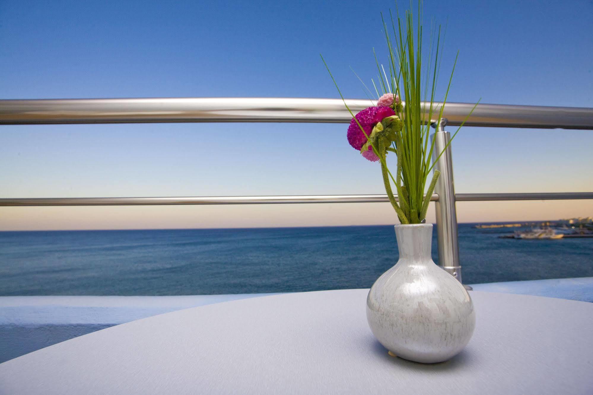 Astron Hotel Ierapetra  Bagian luar foto